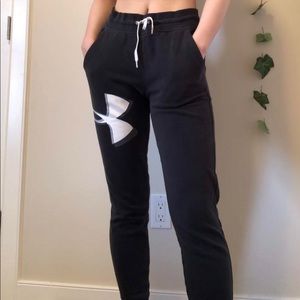 UNDER ARMOUR black joggers